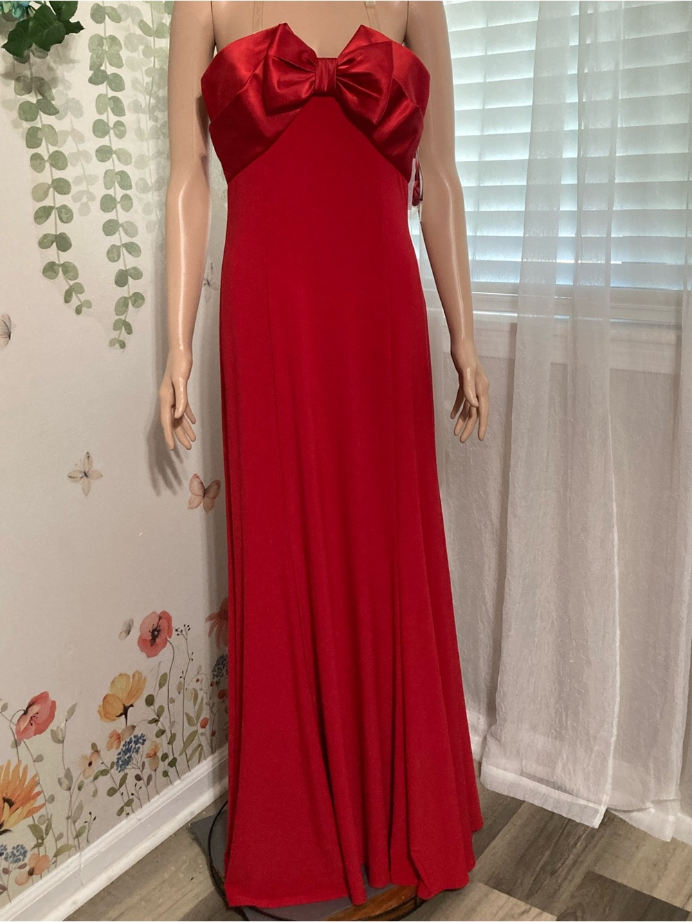 Sz 8 Joseph Ribkoff Strapless Red Satin-Bow Evening Gown